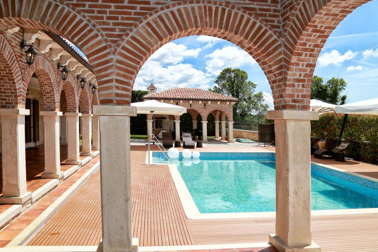Villa Carolus-Luxurious Istrian Villa Barat  외부 사진