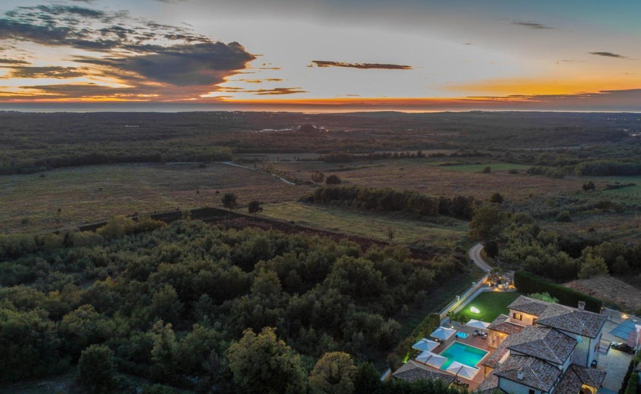 Villa Carolus-Luxurious Istrian Villa Barat  외부 사진