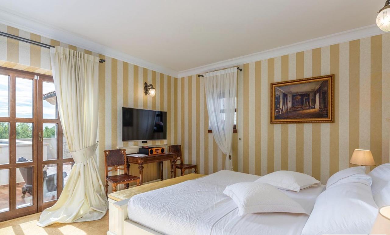 Villa Carolus-Luxurious Istrian Villa Barat  외부 사진