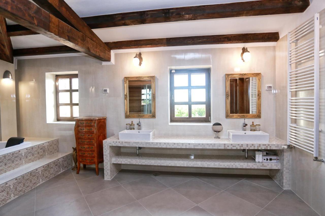 Villa Carolus-Luxurious Istrian Villa Barat  외부 사진
